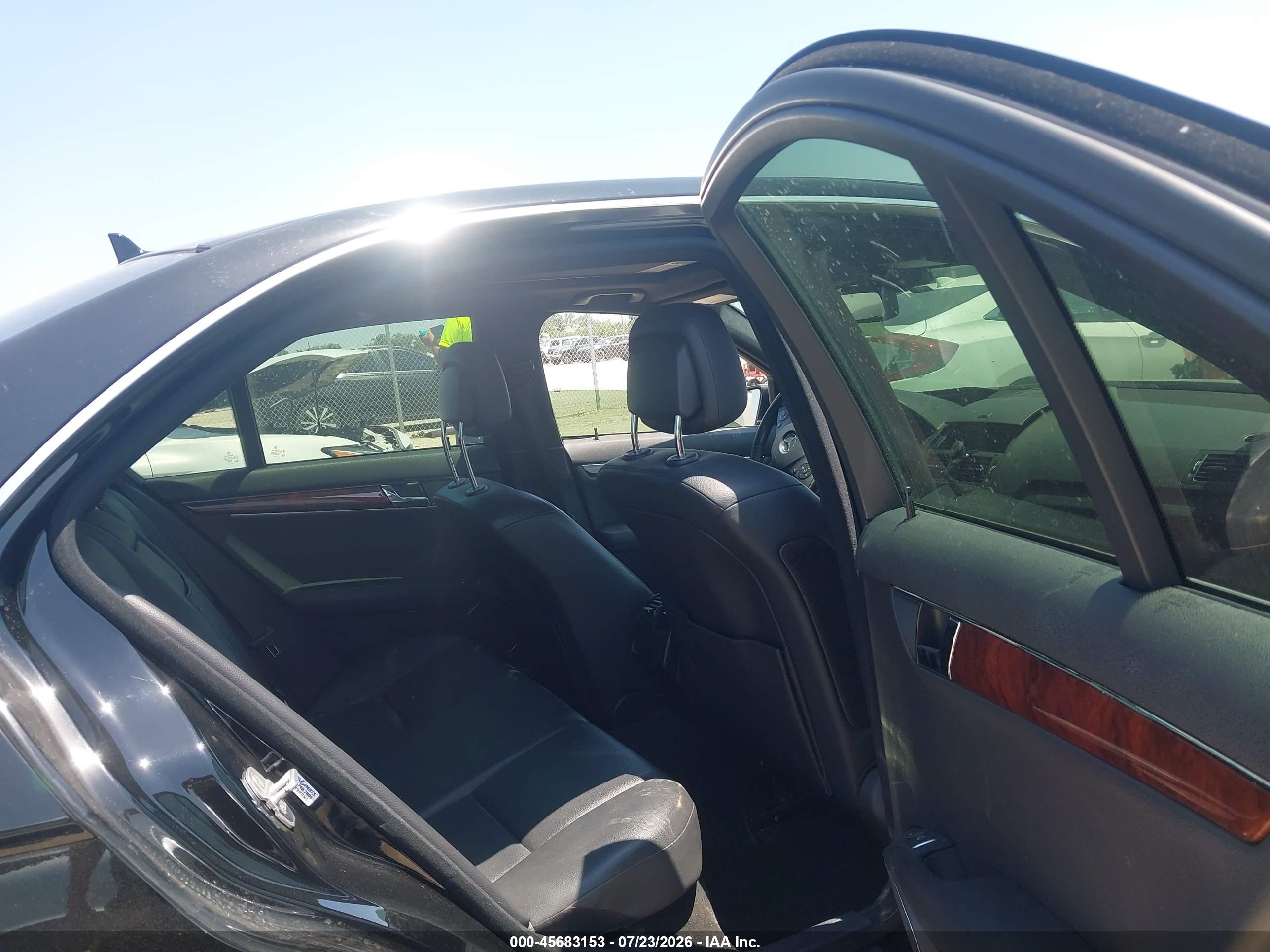 2011 MERCEDES-BENZ C 300 C300