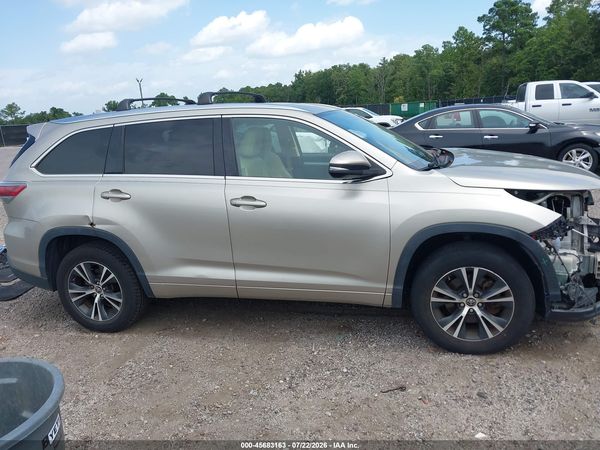 2016 TOYOTA HIGHLANDER XLE V6