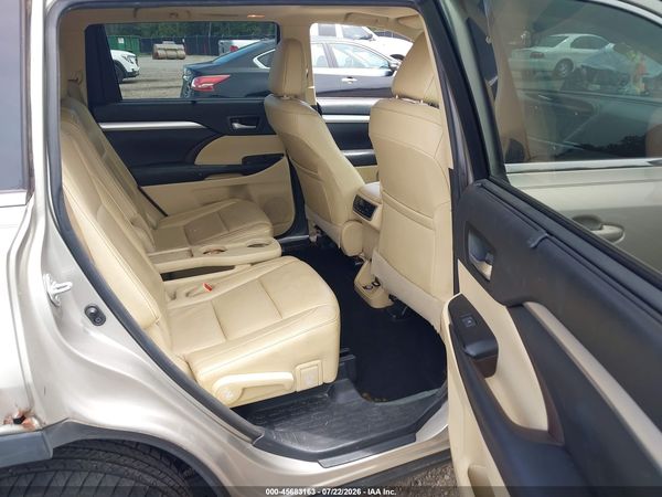 2016 TOYOTA HIGHLANDER XLE V6
