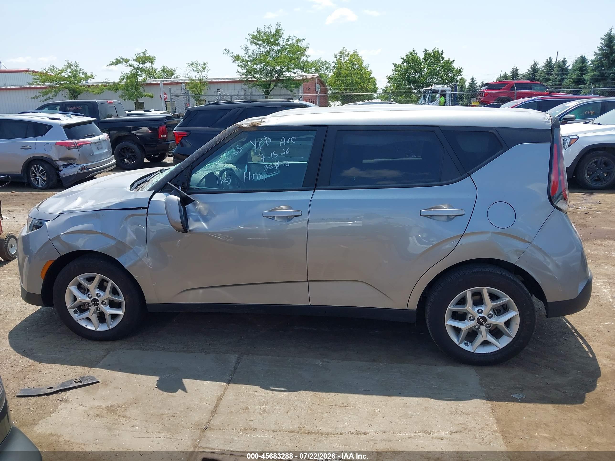 2025 KIA SOUL LX