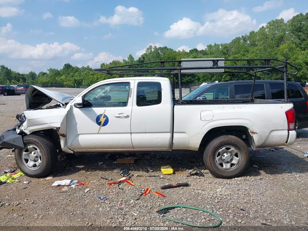 2016 TOYOTA TACOMA SR