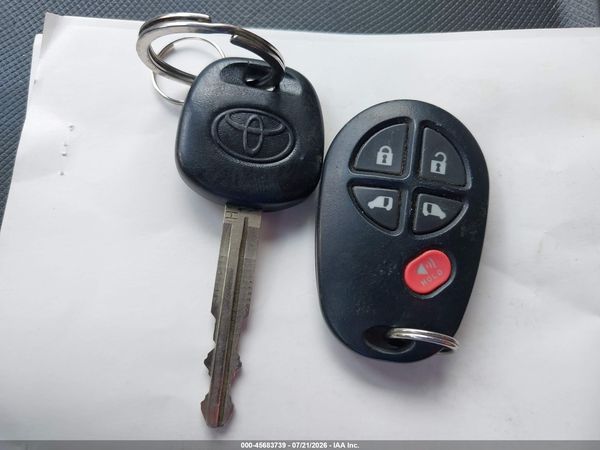 2017 TOYOTA SIENNA LE 8 PASSENGER