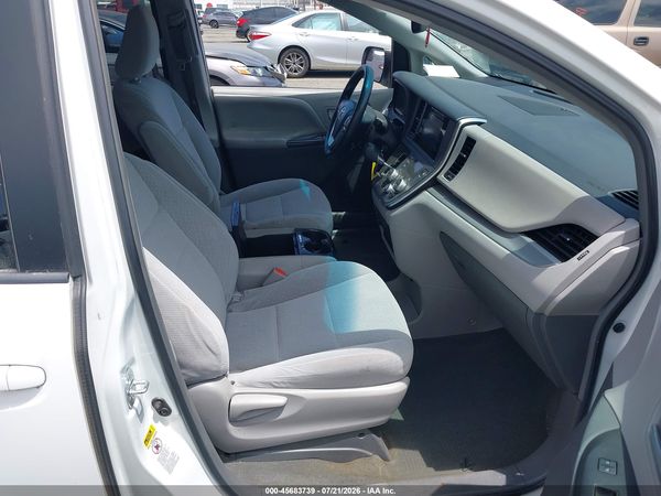 2017 TOYOTA SIENNA LE 8 PASSENGER