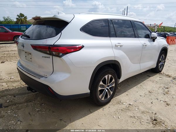 2022 TOYOTA HIGHLANDER