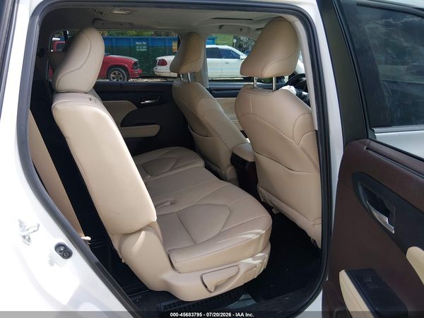 2022 TOYOTA HIGHLANDER