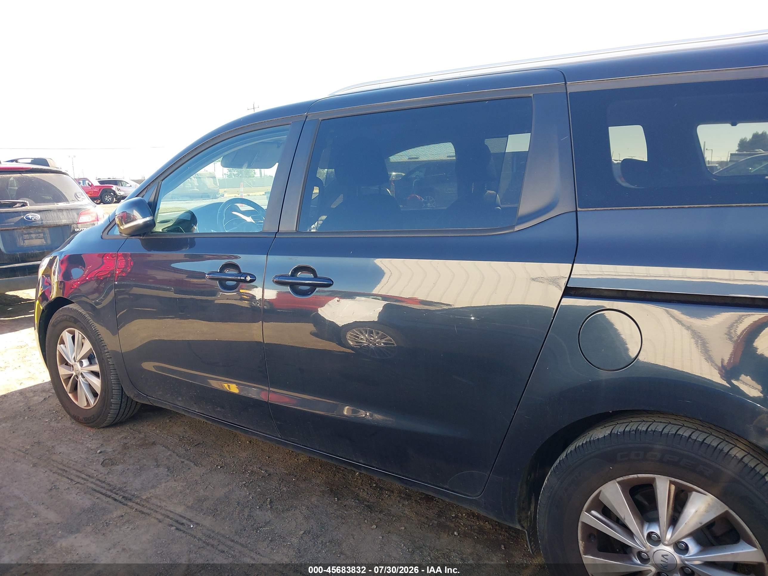 2017 KIA SEDONA LX