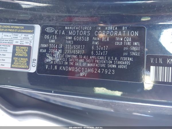 2017 KIA SEDONA LX