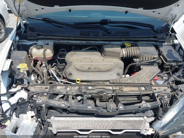 2020 CHRYSLER VOYAGER L