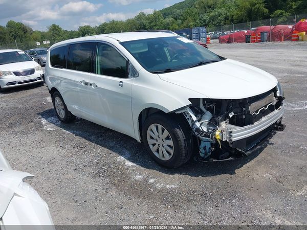 2020 CHRYSLER VOYAGER L