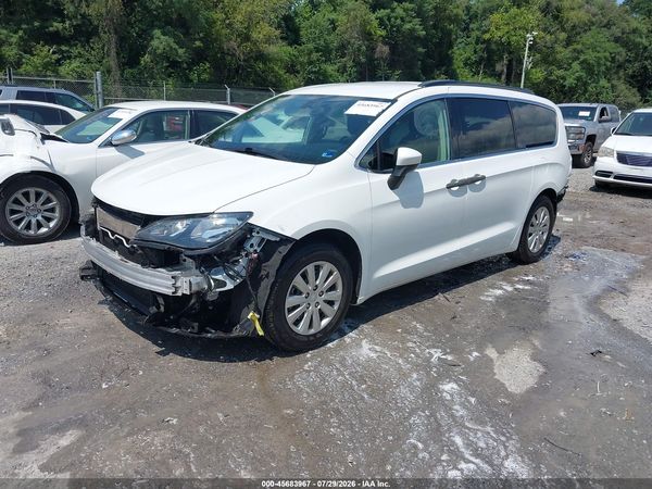 2020 CHRYSLER VOYAGER L