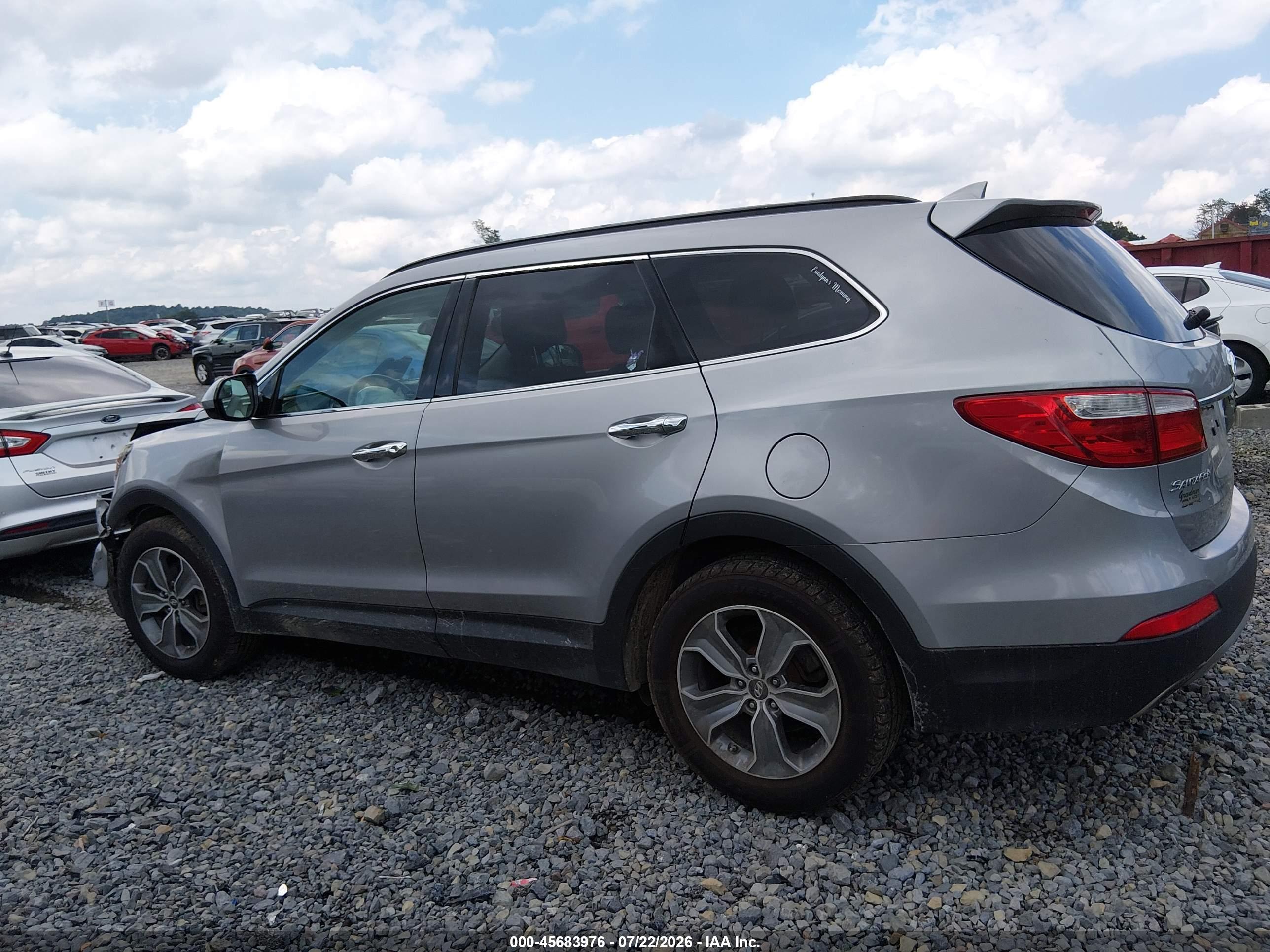 2016 HYUNDAI SANTA FE SE