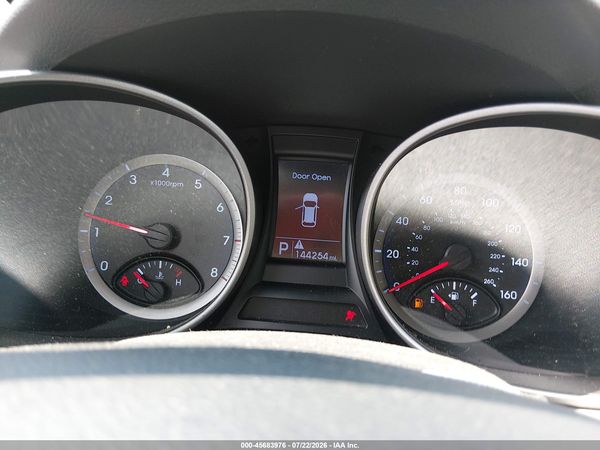2016 HYUNDAI SANTA FE SE