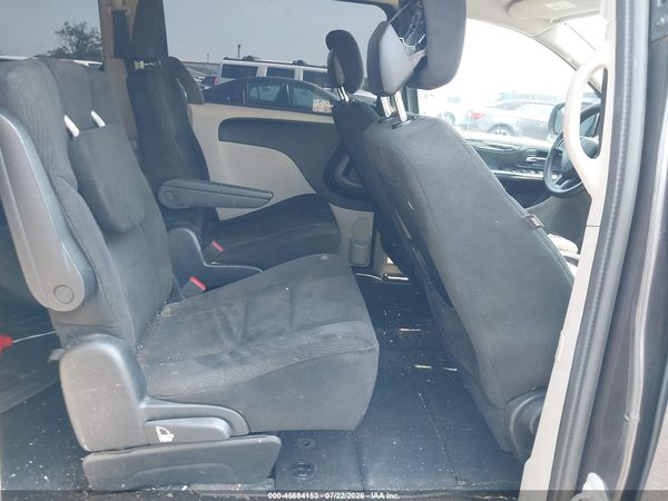 2015 DODGE GRAND CARAVAN SXT — I8