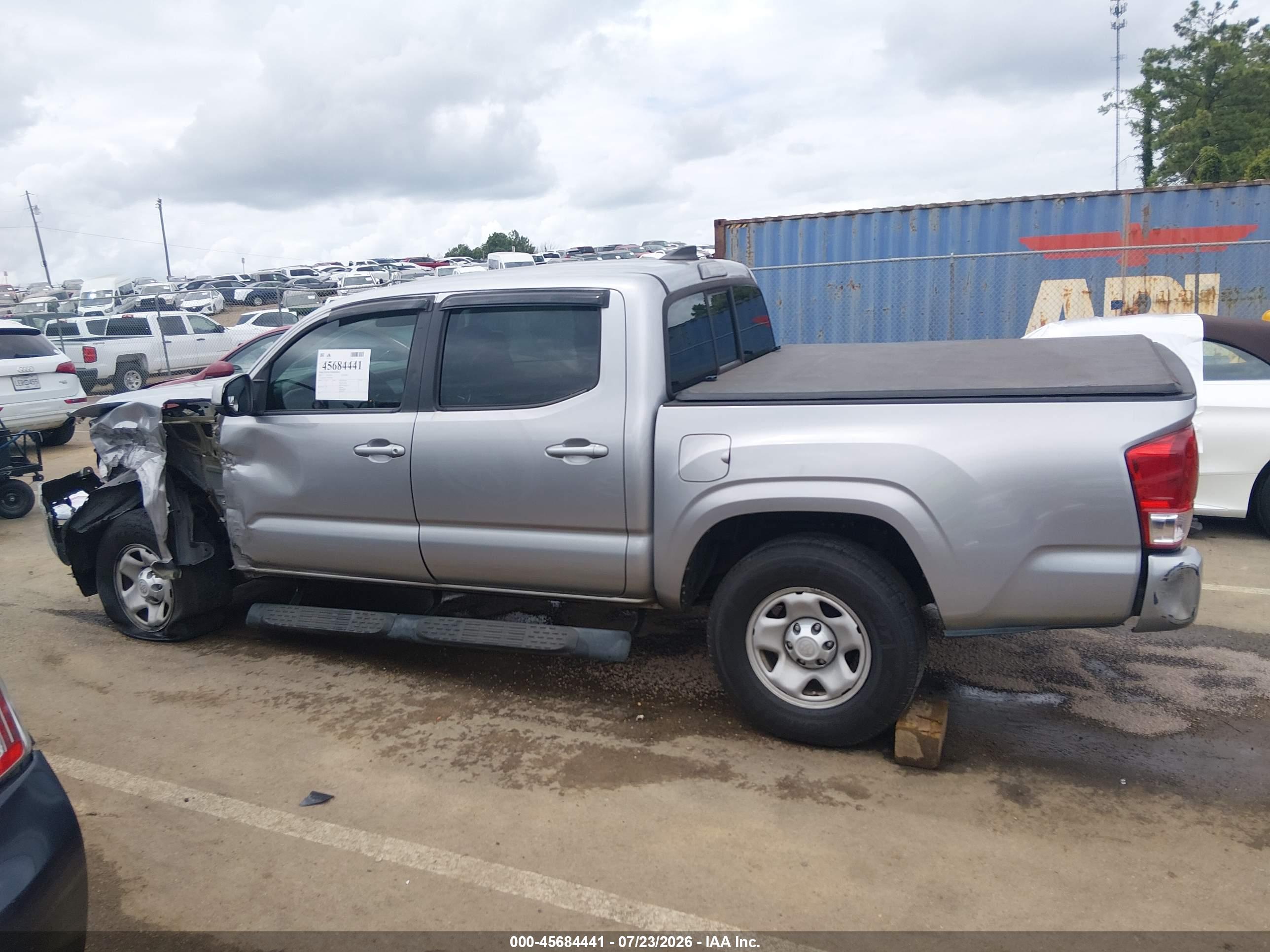2016 TOYOTA TACOMA SR