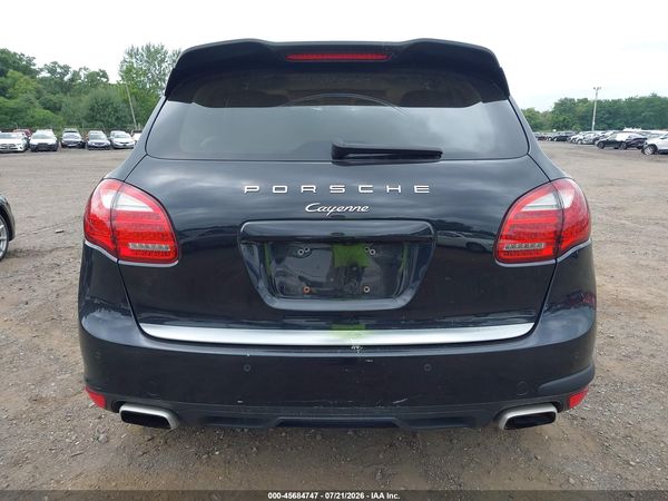 2013 PORSCHE CAYENNE