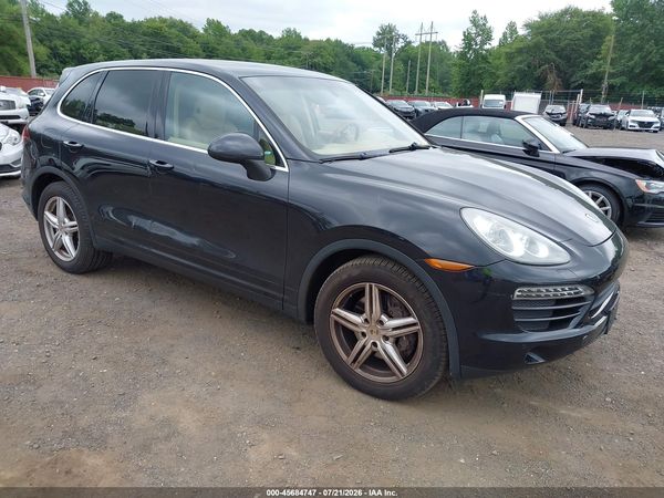2013 PORSCHE CAYENNE