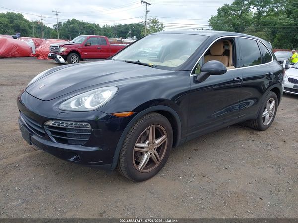 2013 PORSCHE CAYENNE