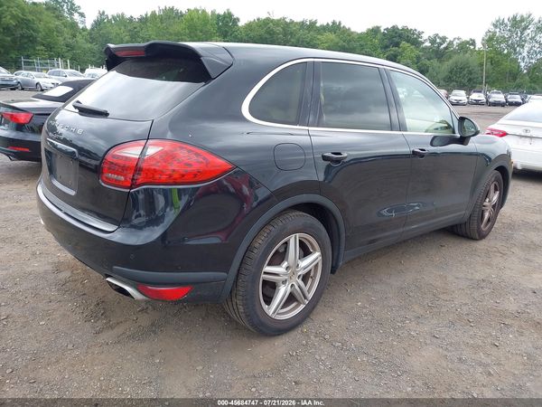 2013 PORSCHE CAYENNE