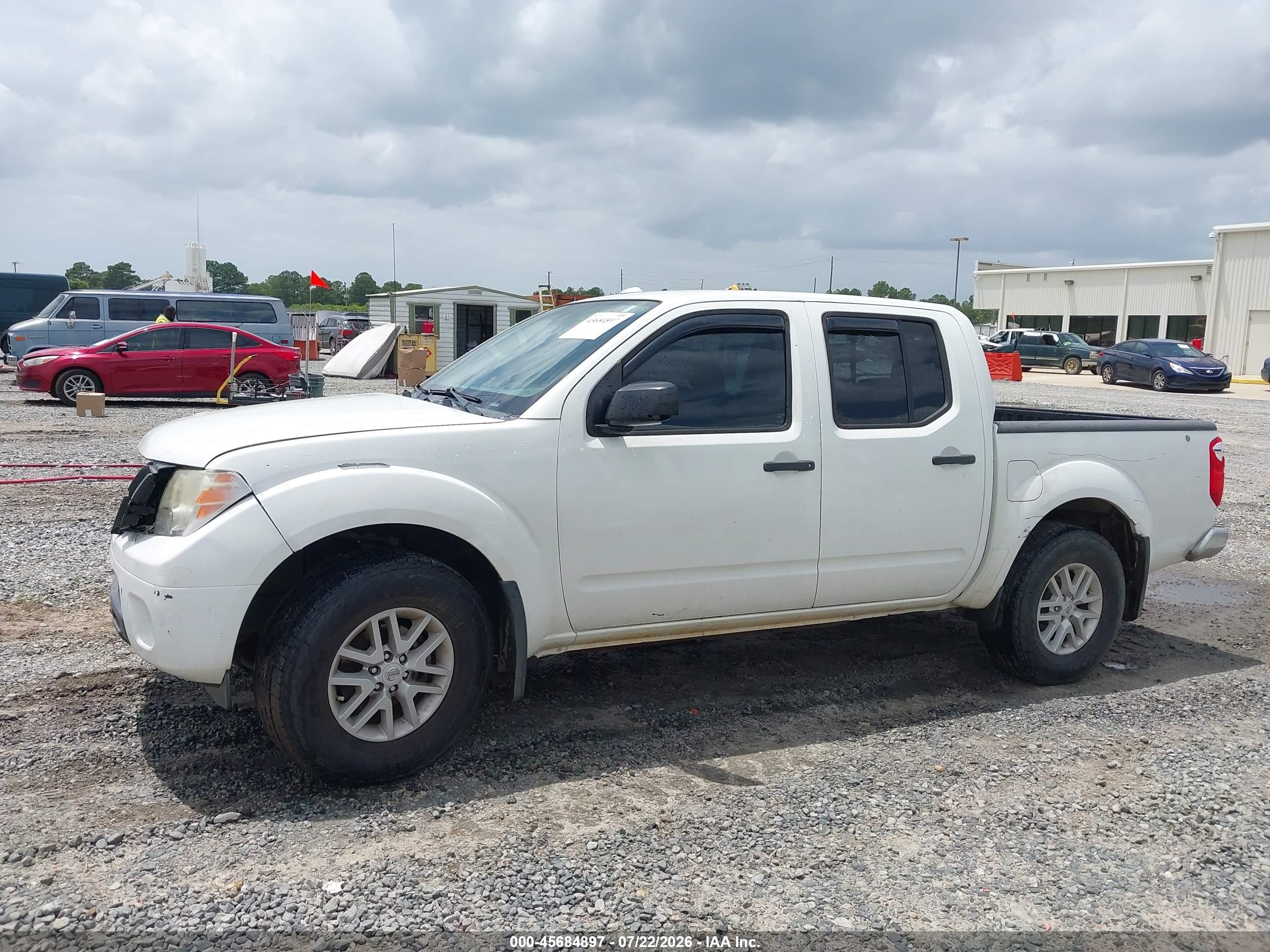 2018 NISSAN FRONTIER SV