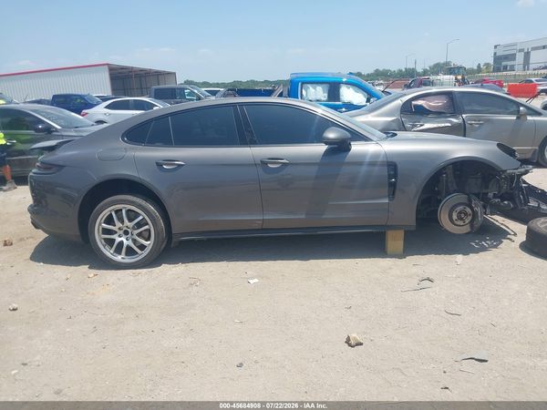 2017 PORSCHE PANAMERA 4