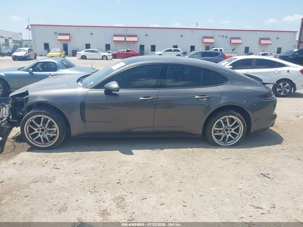 2017 PORSCHE PANAMERA 4