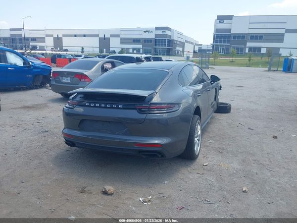 2017 PORSCHE PANAMERA 4