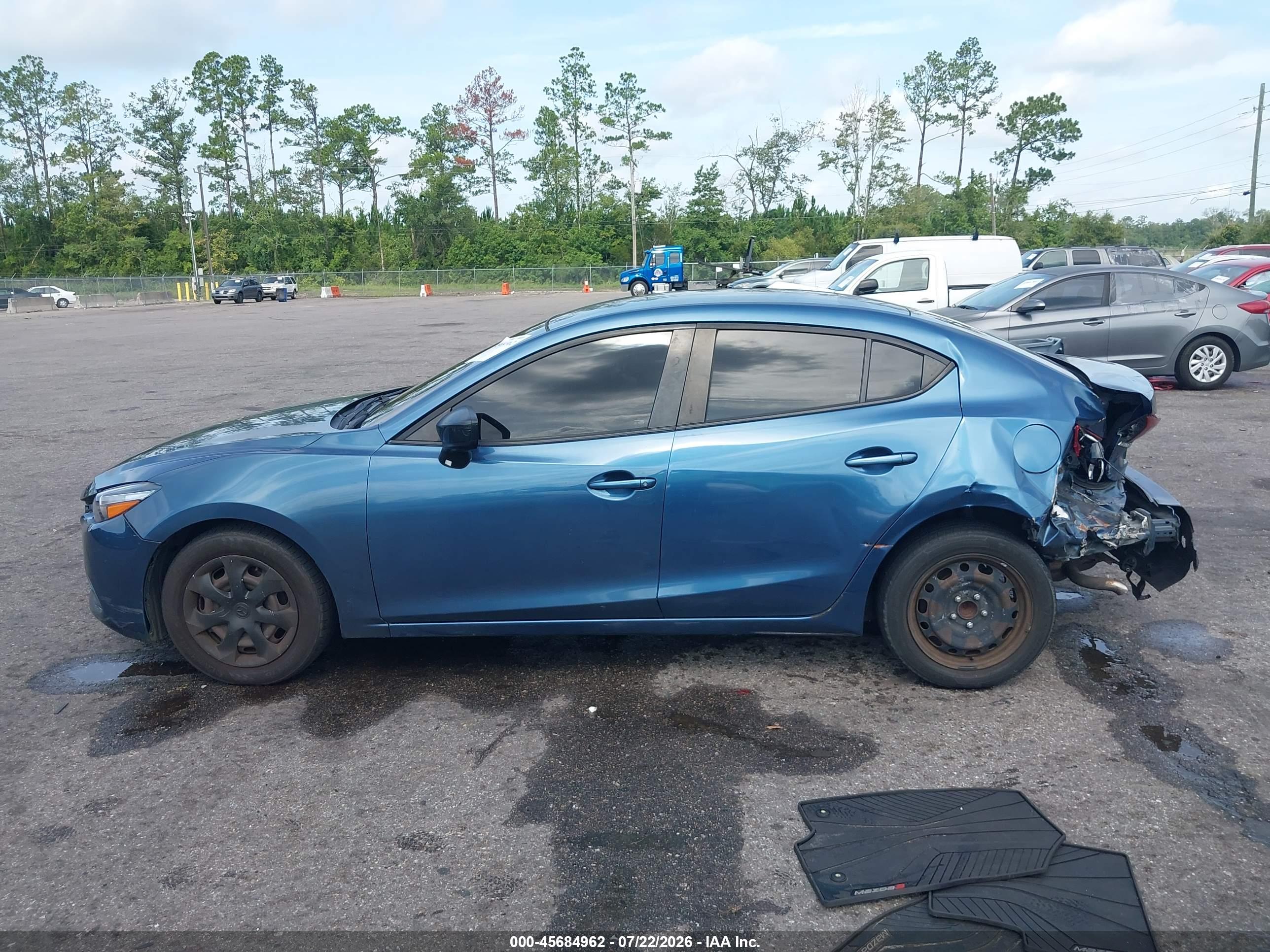 2017 MAZDA MAZDA3 SPORT