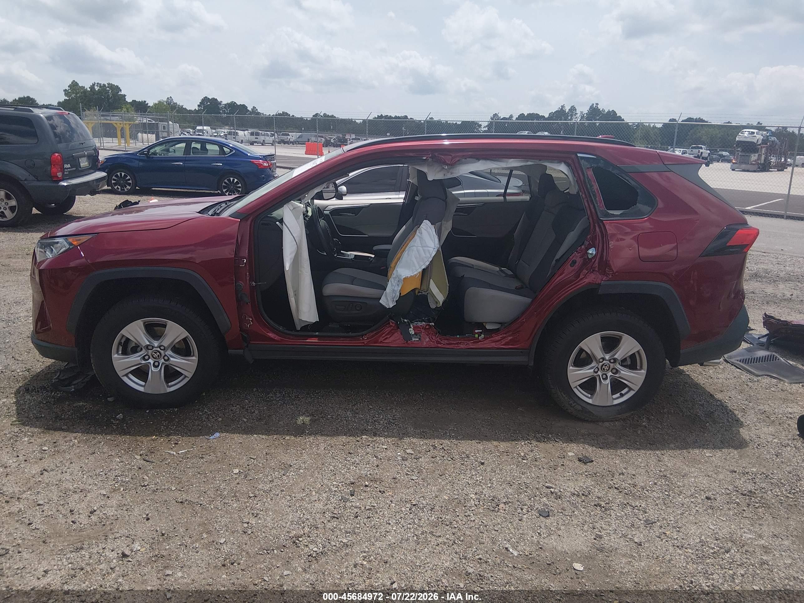 2021 TOYOTA RAV4 XLE