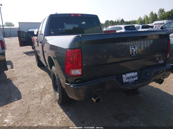 2016 RAM 1500 ST