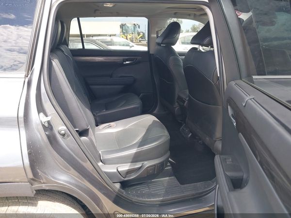2021 TOYOTA HIGHLANDER LIMITED