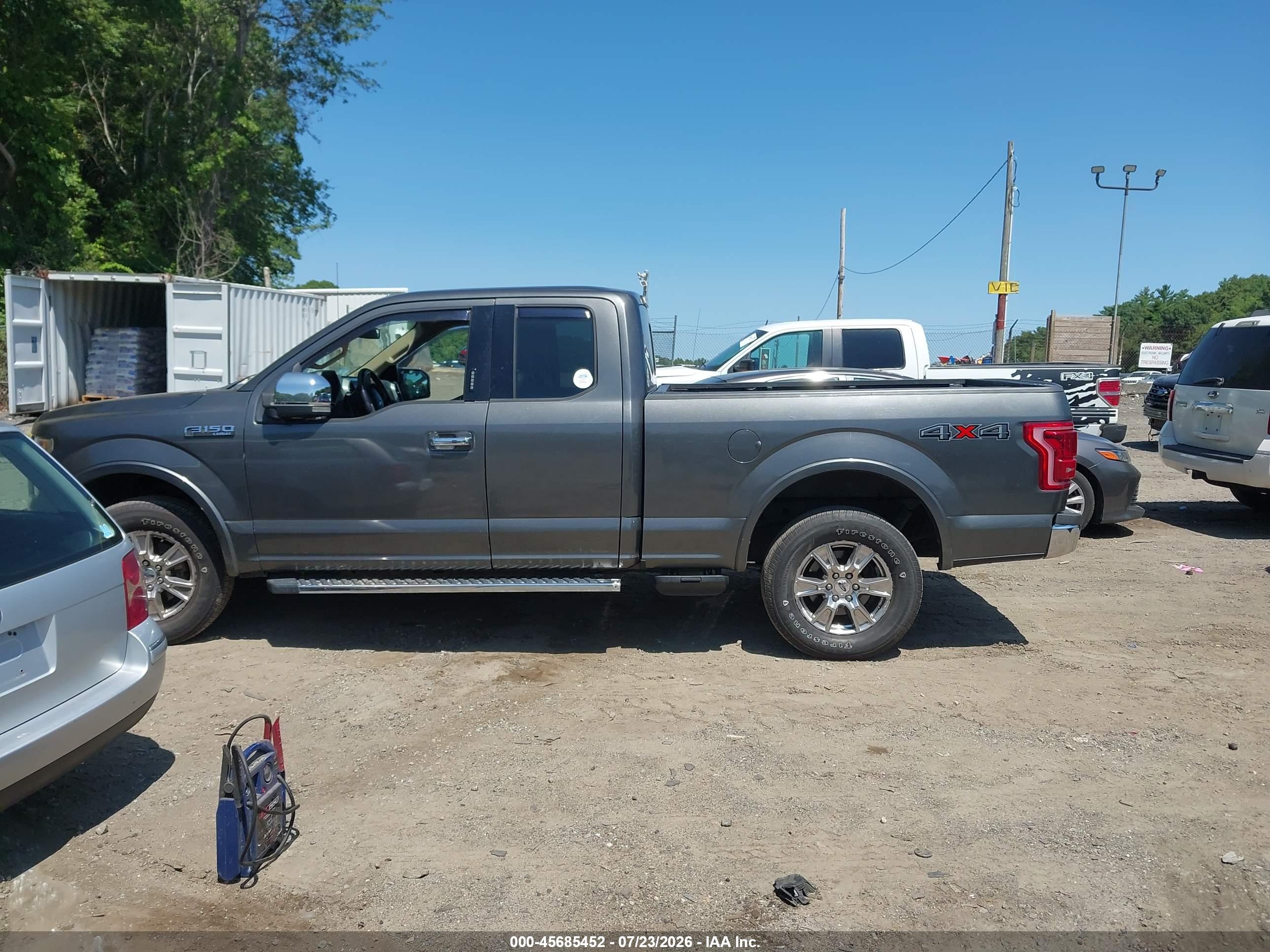 2017 FORD F-150 LARIAT