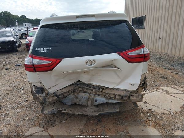 2015 TOYOTA SIENNA XLE 8 PASSENGER — I119