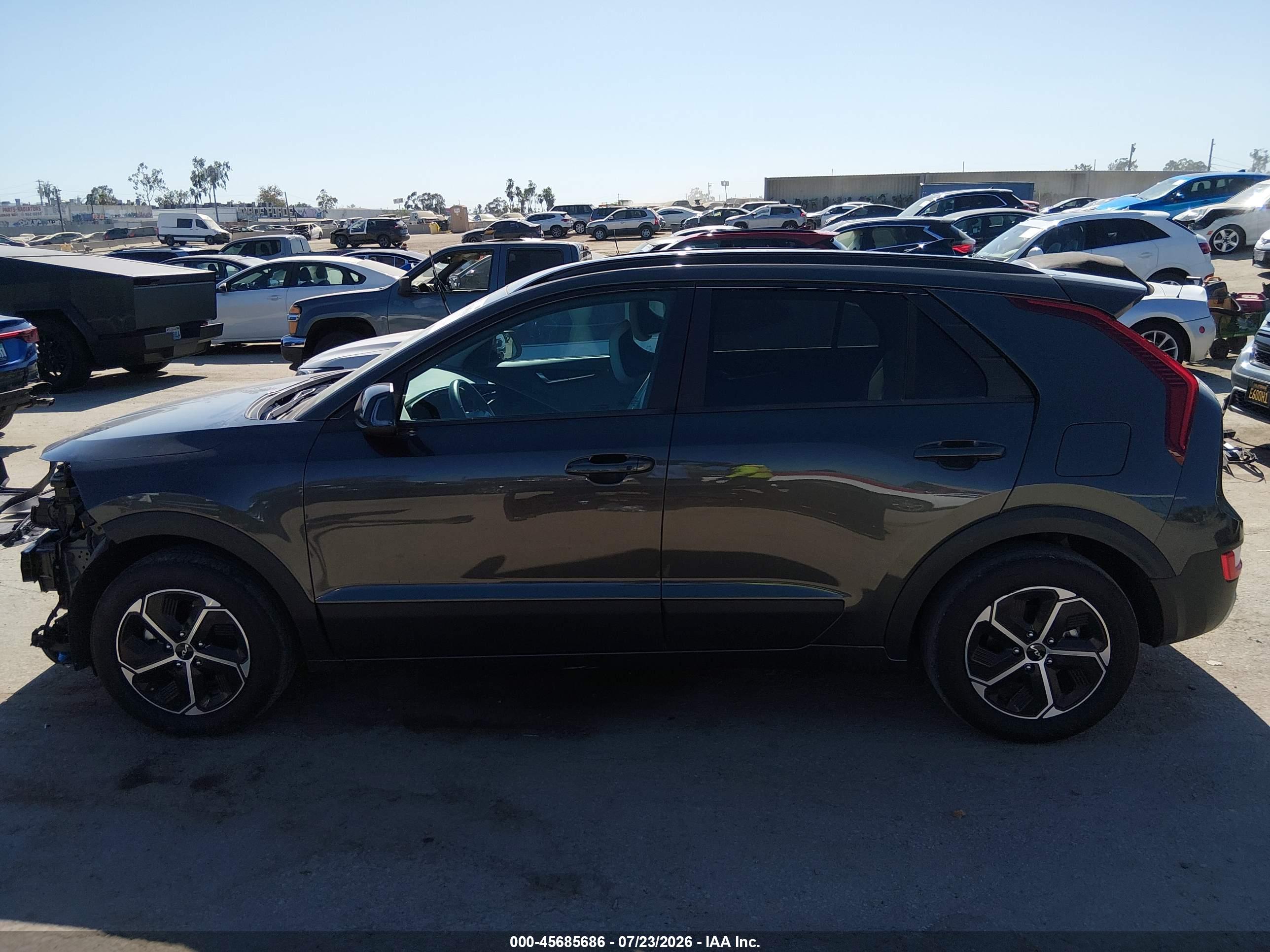 2025 KIA NIRO EX