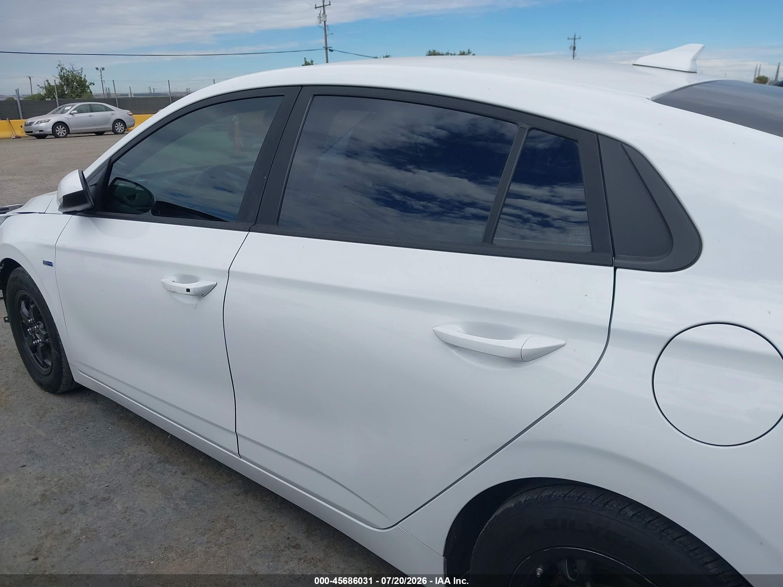 2019 HYUNDAI IONIQ HYBRID BLUE
