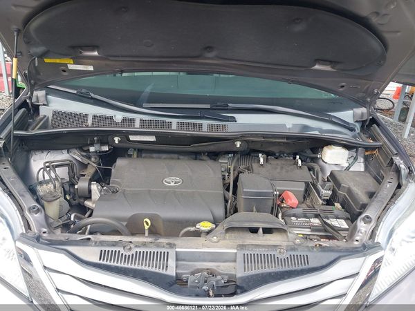 2014 TOYOTA SIENNA XLE 7 PASSENGER