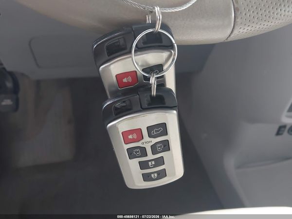 2014 TOYOTA SIENNA XLE 7 PASSENGER