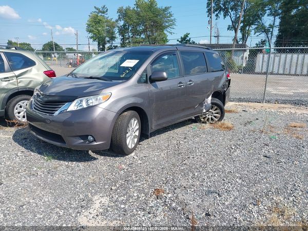 2014 TOYOTA SIENNA XLE 7 PASSENGER