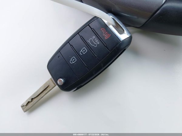 2016 KIA SORENTO 2.4L LX