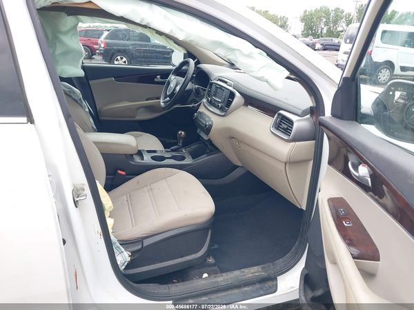 2016 KIA SORENTO 2.4L LX