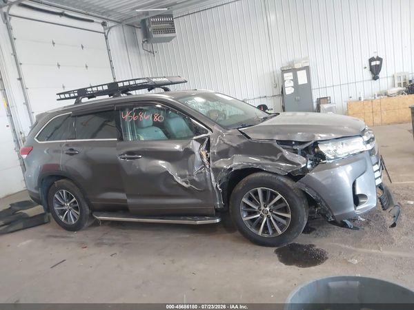 2017 TOYOTA HIGHLANDER XLE