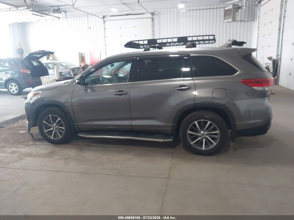 2017 TOYOTA HIGHLANDER XLE