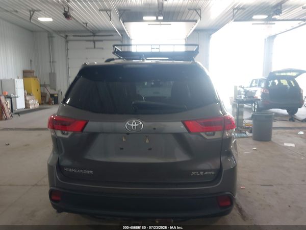 2017 TOYOTA HIGHLANDER XLE