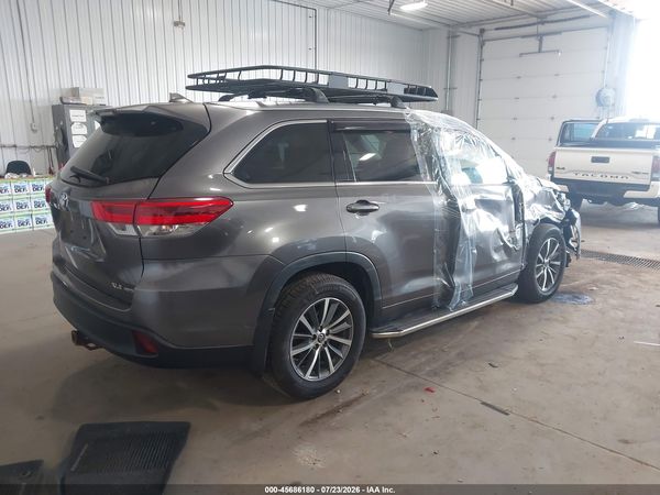 2017 TOYOTA HIGHLANDER XLE