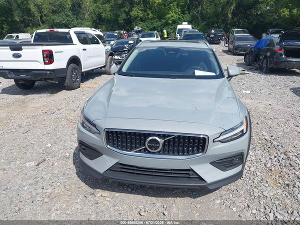 2025 VOLVO V60 CROSS COUNTRY