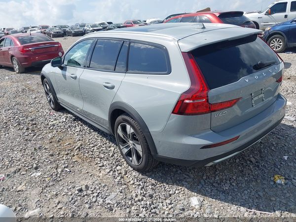 2025 VOLVO V60 CROSS COUNTRY