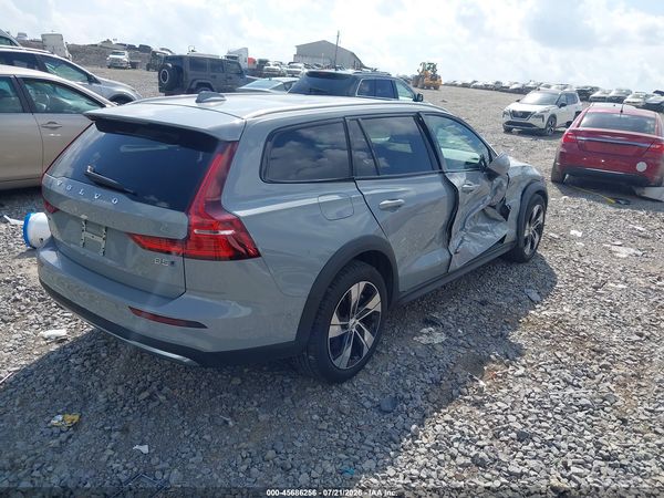 2025 VOLVO V60 CROSS COUNTRY