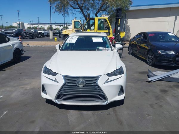 2018 LEXUS IS 300