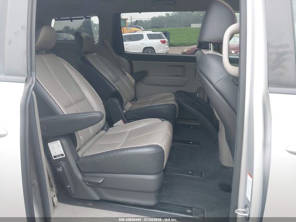 2017 KIA SEDONA LX