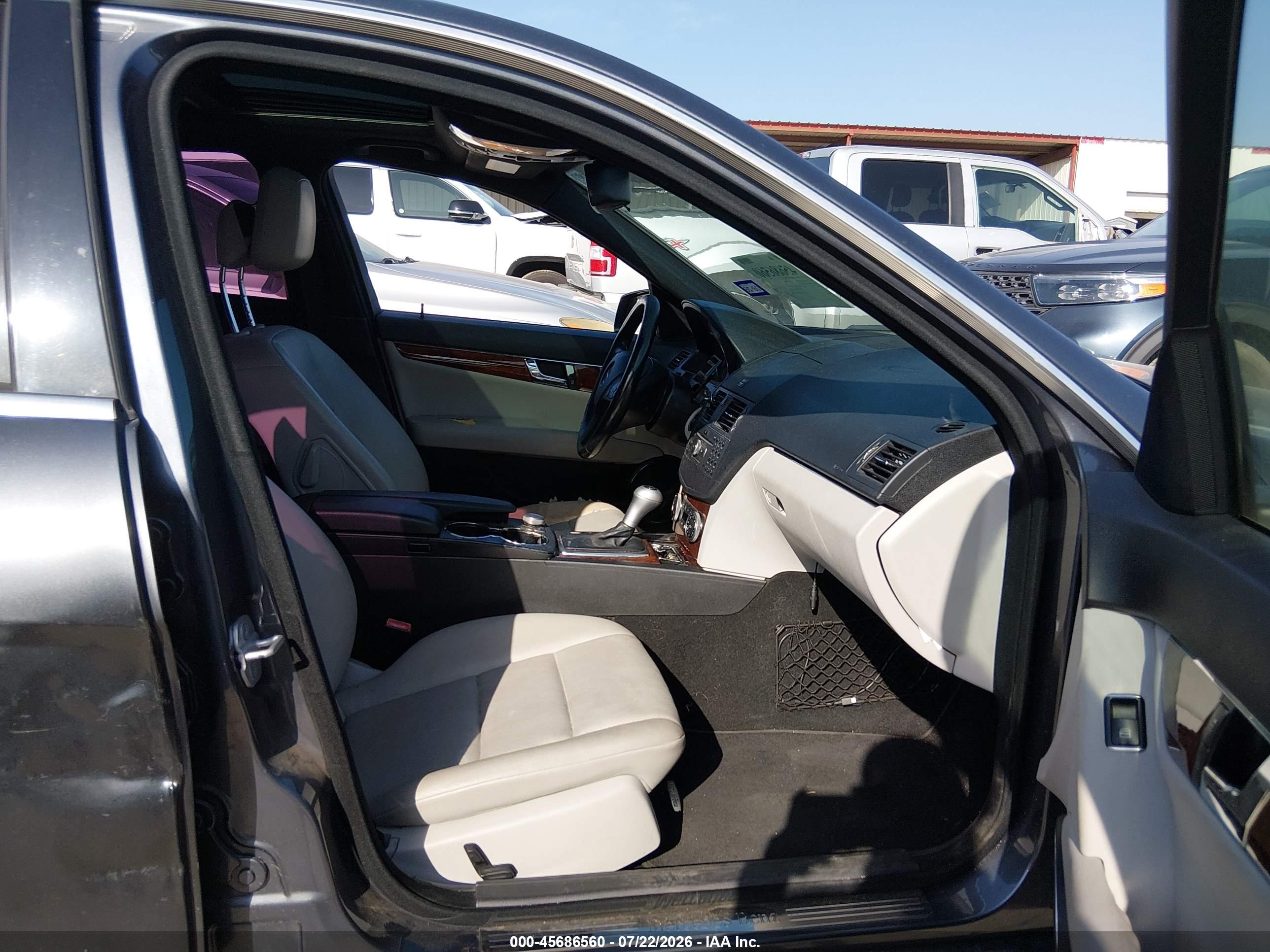 2011 MERCEDES-BENZ C 300 C300