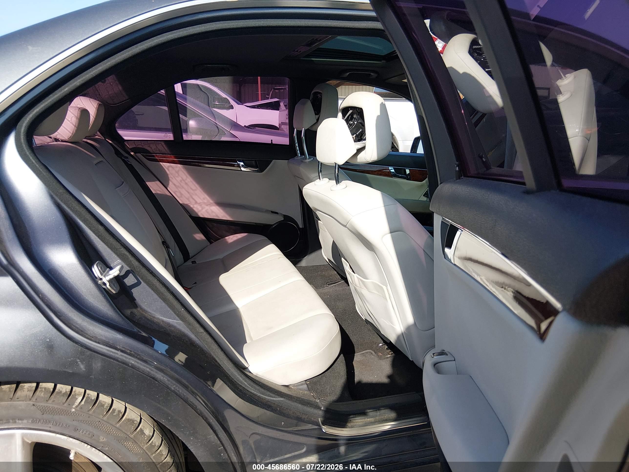 2011 MERCEDES-BENZ C 300 C300